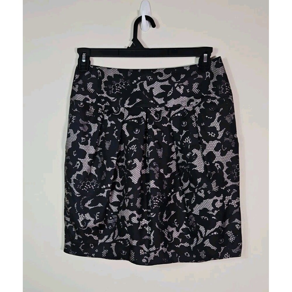 Banana Republic Black 100% Silk Pleated Office Skirt Size 8 Tan Lace Print